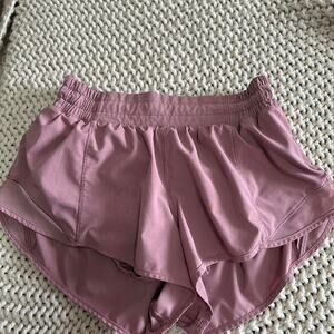 Lululemon dusty pink hotty hot shorts